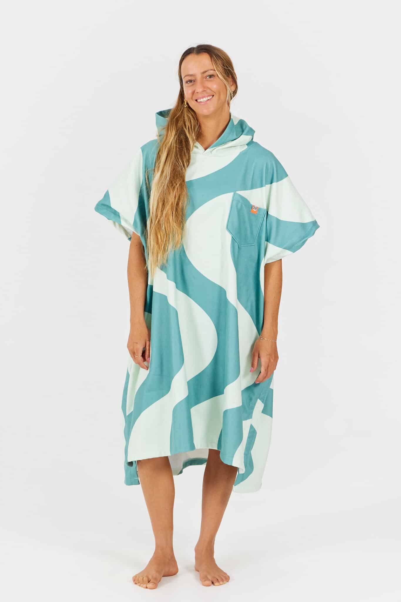 After Essentials Swim Club Poncho Ondulations Green After Essentials Swim Club Poncho Ondulations Green
